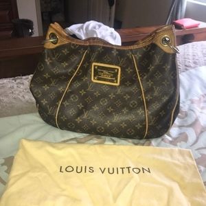 Authentic Louis Vuitton Galliera